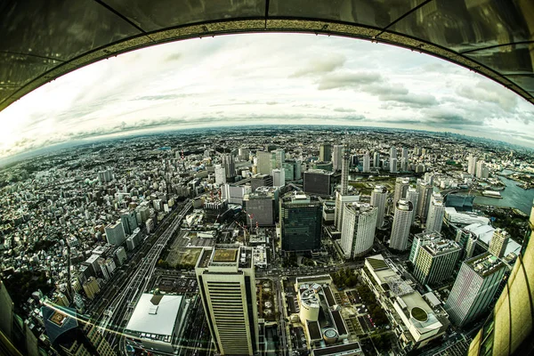 横浜ランドマークタワー展望台から見た横浜市と夕日 — ストック写真