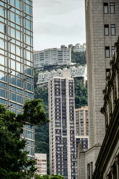 香港の建築群と曇りの空 — ストック写真
