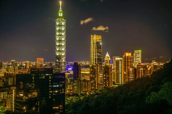 Taipei Gece Görüşü Xiangshan Taipei Den Görünüyor — Stok fotoğraf