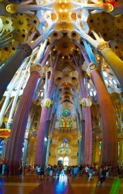 Sagrada Familia 'nın içi