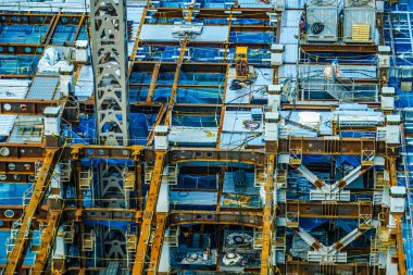 Yüksek katlı bir binanın inşaat alanı