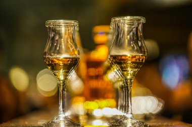 İçki ve şarap kadehi.