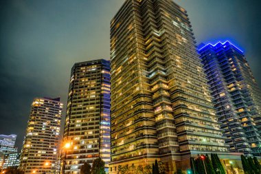 Gece görüşünden Yokohama Minato Mirai