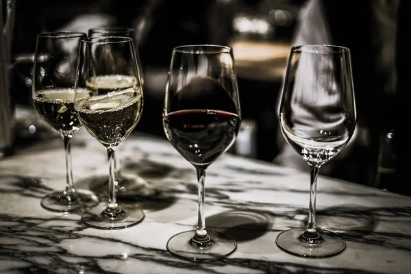 Şık Bir Şarap Kadehi Görüntüsü — Stok fotoğraf