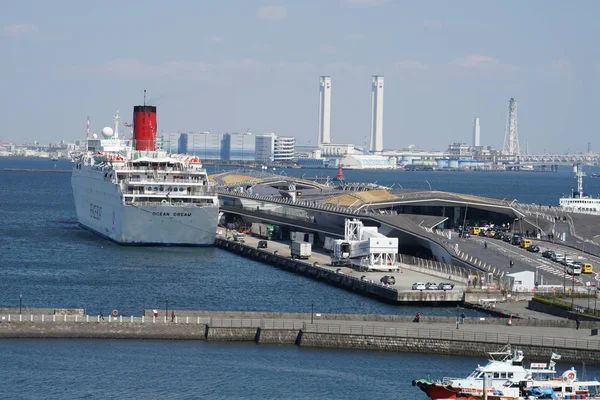 Navio Cruzeiro Luxo Que Atracava Porto Yokohama Barco Paz — Fotografia de Stock