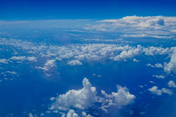 从飞机上看到的云彩和天空 — 图库照片