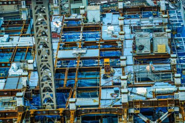 Yüksek katlı bir binanın inşaat alanı