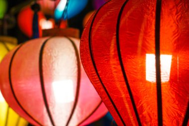 Renkli yaz festivali fenerleri