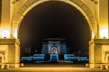 Chiang Kai-shek Anıt Salonu, Özgürlük Meydanı, Gece Görüşü (Taipei, Tayvan)
