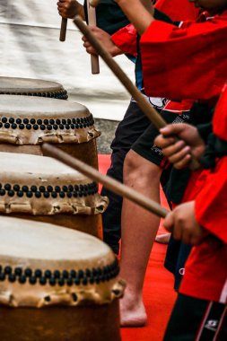 Taiko 'ya çarpan çocukların görüntüleri