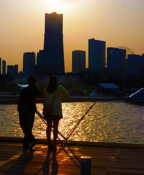 Two People Twilight Osanbashi — Stock Photo, Image