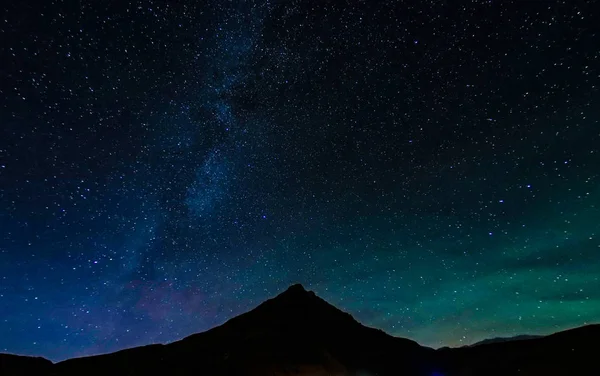 Silueta Montaña Cielo Estrellado Islandia — Foto de Stock