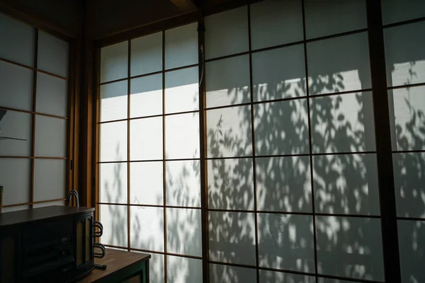 关灯的日本式房间的富士 — 图库照片