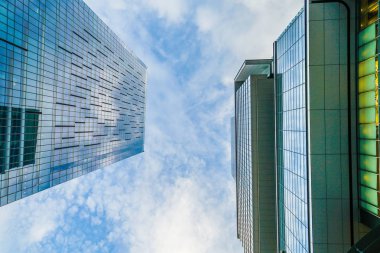 Yüksek binalardan ve gökyüzünden Shibuya