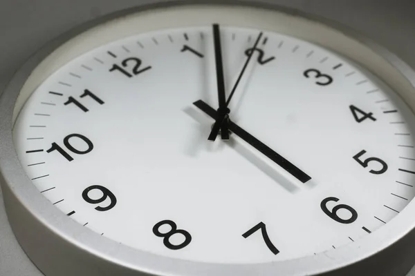 Relógio Simples Foco Seletivo — Fotografia de Stock