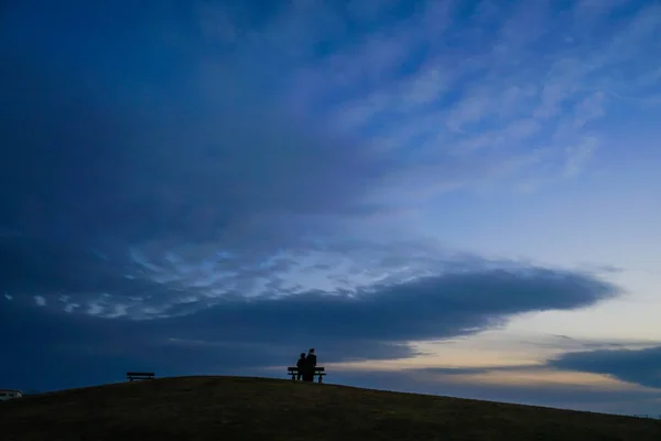 Parent Child Sit Sunset Hills Bench — Stock Photo, Image