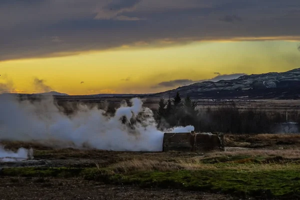 Гейзер Схід Сонця Ісландія — стокове фото
