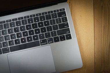 Şık dizüstü bilgisayarın klavye resmi