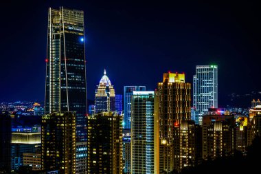 Taipei gece görüşü Xiangshan Taipei 'den görünüyor.