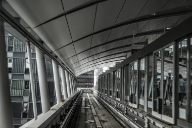 Yurikamome 'dan görünen binaların Tokyo' su