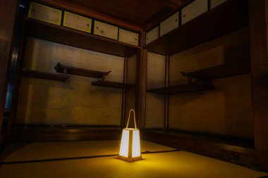 Işık ve Japon evi.