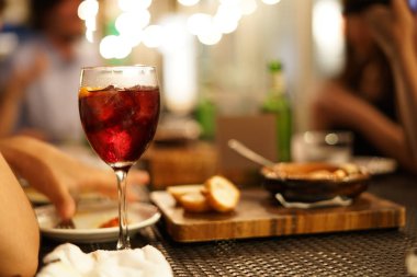 Gösterişli bir akşam yemeği.