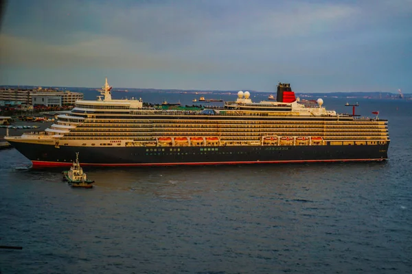 Luxury Liner Which Visible Yokohama Sky Walk Queen Elizabeth — ストック写真