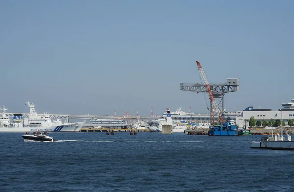 Yokohama Bay Bridge Και Πολυτελές Liner — Φωτογραφία Αρχείου