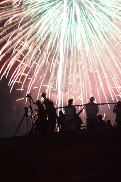 Fireworks People Silhouette — ストック写真