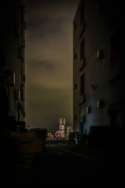 Yokohama Minato Mirai Widok Nocy Jak Widać Pomiędzy Budynków — Zdjęcie stockowe