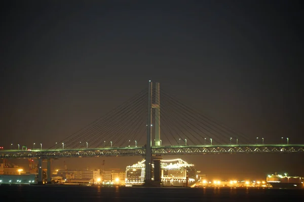 Yokohama Bay Bridge Und Der Luxusliner — Stockfoto