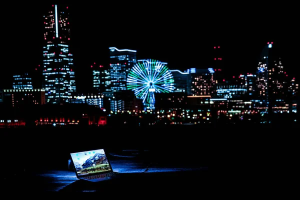 Yokohama Ночной Вид Ноутбук Nomad Работник Изображения — стоковое фото