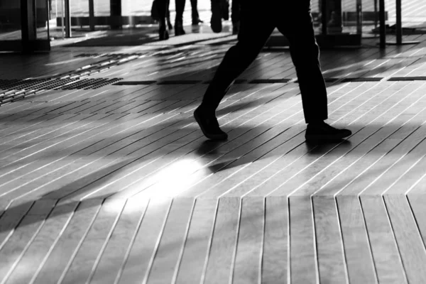 Sombra Gente Que Camina Por Cubierta Madera — Foto de Stock