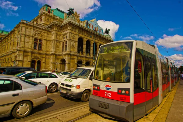 Vienna State Opera Tram — Stock Photo, Image