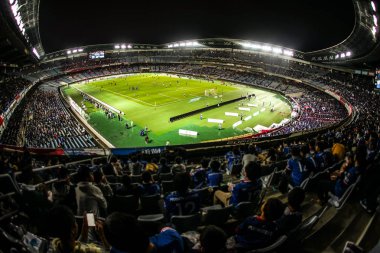 Futbol maçına tezahürat edecek insanlar