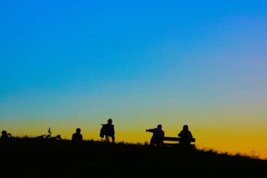 Tepenin alacakaranlığı