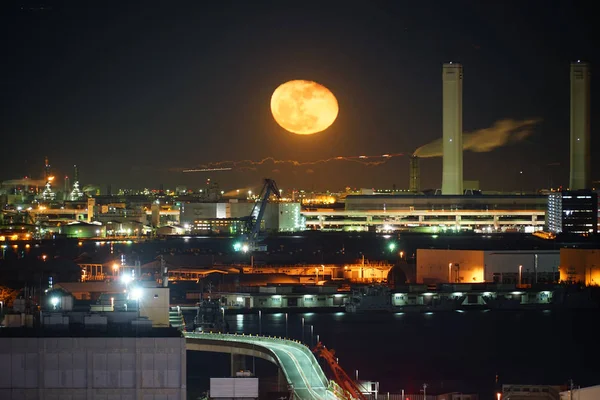 Mond Und Industriegebiet — Stockfoto