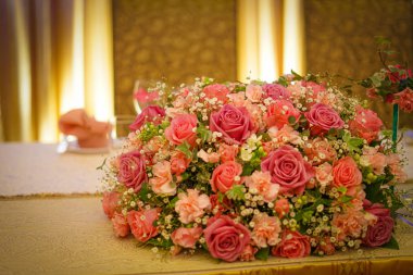 Şık buket görüntüsü (Düğün Partisi)