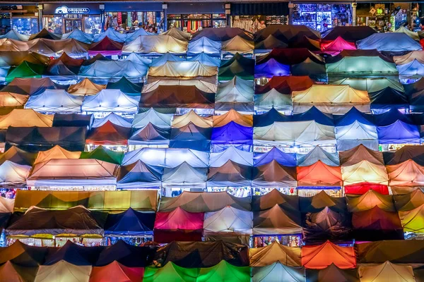 Ночной Вид Талат Лот Пхи Ратчада Таиланд — стоковое фото
