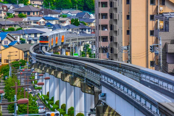 Tama Monorail Που Διευθύνει Μια Κατοικημένη Περιοχή — Φωτογραφία Αρχείου