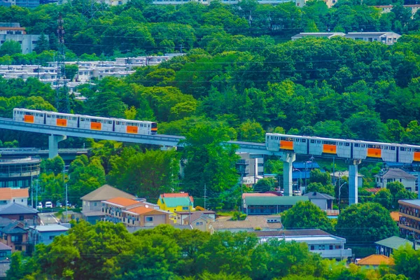 Tama Monorail Που Διευθύνει Μια Κατοικημένη Περιοχή — Φωτογραφία Αρχείου
