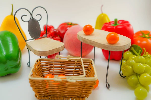 テーブルの上に置かれている野菜や果物 — ストック写真