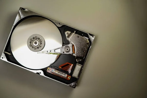 Image of the decomposed hard disk drive