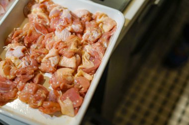 Tavuk manzarası hazırlıyorum.