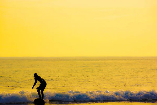 Surfer Silhouet Schemering Van Kamakura Kust — Stockfoto