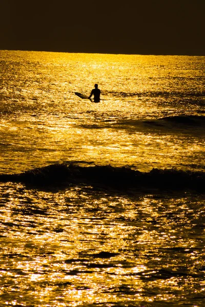 Silhueta Surfista Crepúsculo Costa Kamakura — Fotografia de Stock
