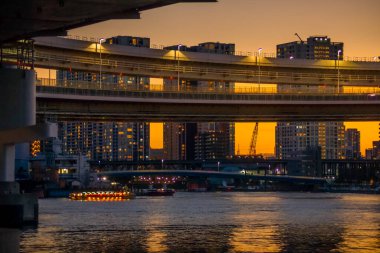 Bayshore Route ve Tokyo gün batımı
