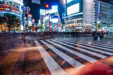 Shibuya gece görüşünün kesiştiği noktada.