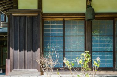 Eski evler Japon mimarisinin görüntüsü