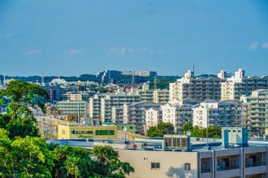 Totsuka-ku 'nun mavi gökyüzü, Yokohama-shi